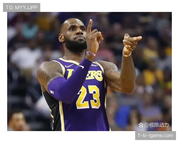 詹姆斯状态持续攀升，助力球队提升竞争力迎战新赛季