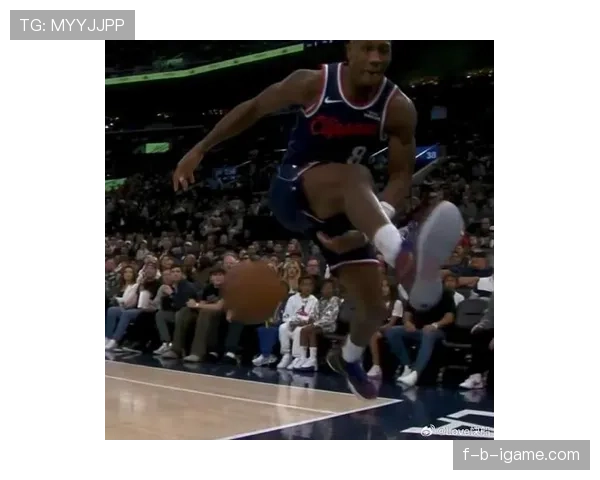 邓肯内线高效背身单打拉开球队攻防节奏提升稳定性