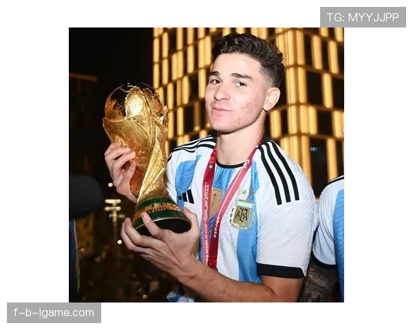 阿尔瓦雷斯昨儿买的豪车？！朋友圈直接炸了，感觉跟咱邻居差太多了吧